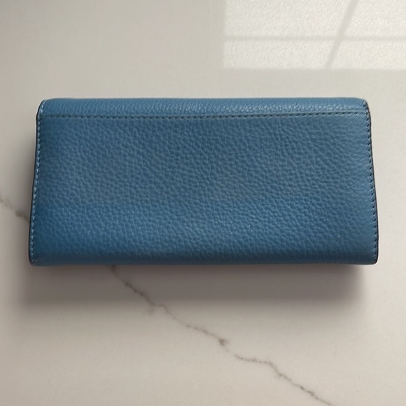 Michel Kors wallet - Picture 2 of 8